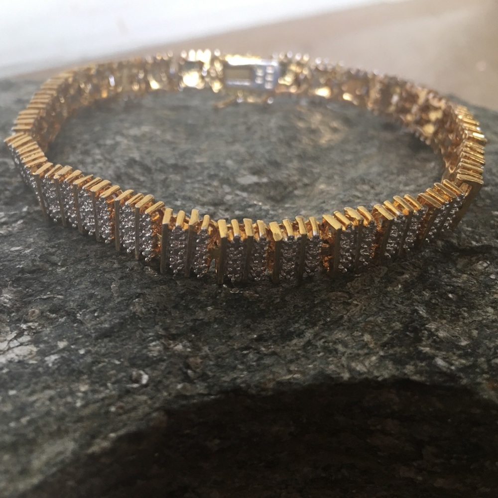 Gold With Diamonds Link Bracelet!